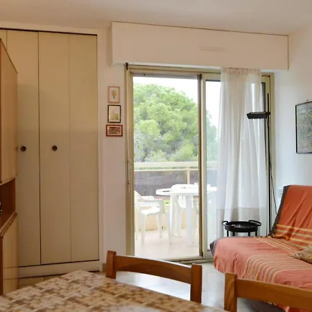Golfe Juan, 2 Pieces, 4 Personnes - Fr-1-252-139 Apartment *
