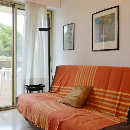 Golfe Juan, 2 Pieces, 4 Personnes - Fr-1-252-139 Vallauris